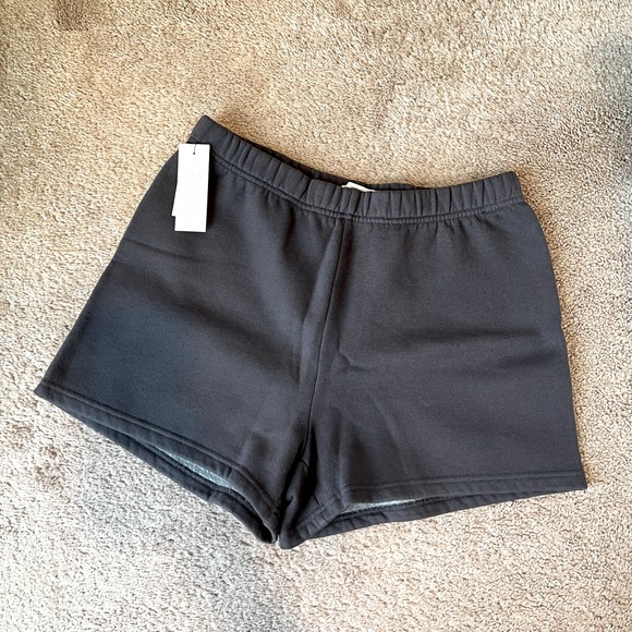 NWT Aritzia TNA Mega Crew with Hi-Rise Shorts Set in GD Periscope - Picture 4 of 4
